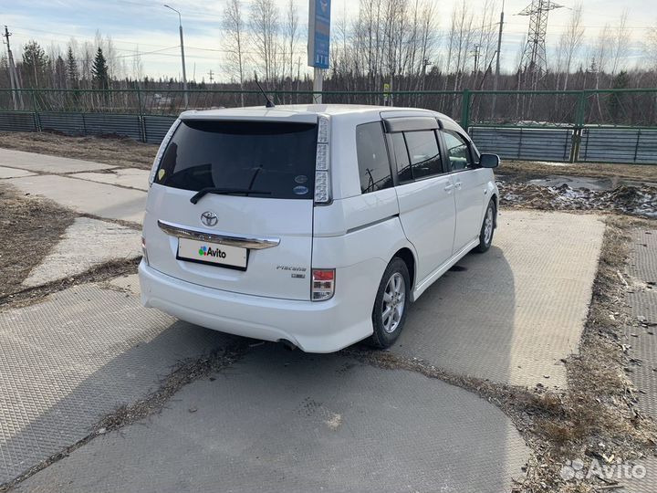 Toyota Isis 1.8 CVT, 2011, 144 000 км