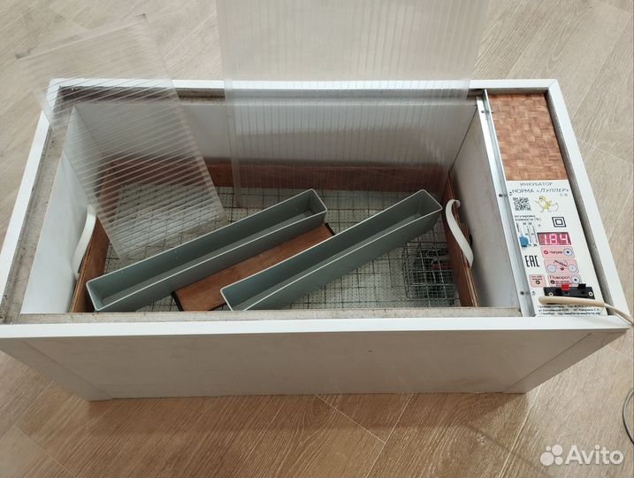 Инкубатор для яиц автоматический