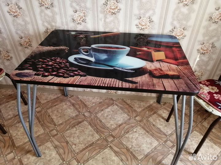 Кухонный стол