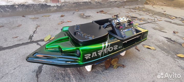 Кораблик для рыбалки с GPS автопилотом и глубиномр