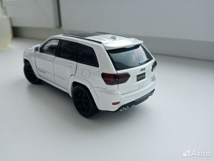 Jeep grand cherokee, 1:32