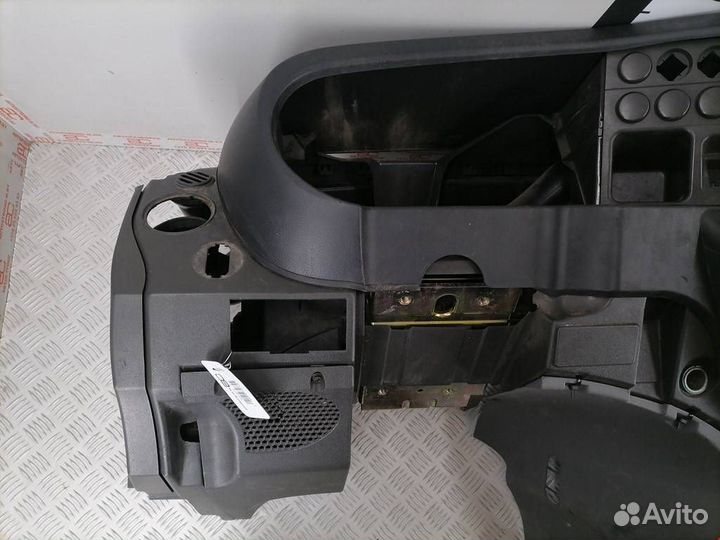 Панель передняя салона (торпедо) iveco Daily 3