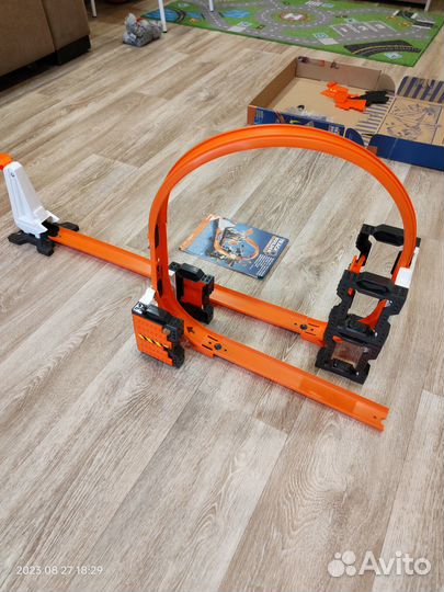 Трек хот вилс Hot Wheels track