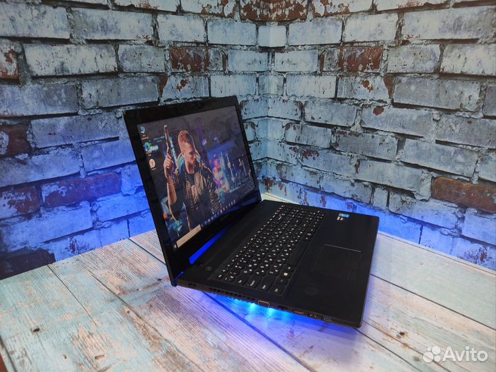 Игровой ноутбук Lenovo i3/8gb/2 видеокарты