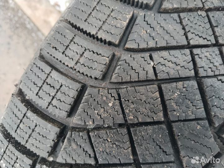 Pirelli Ice Zero 205/55 R16