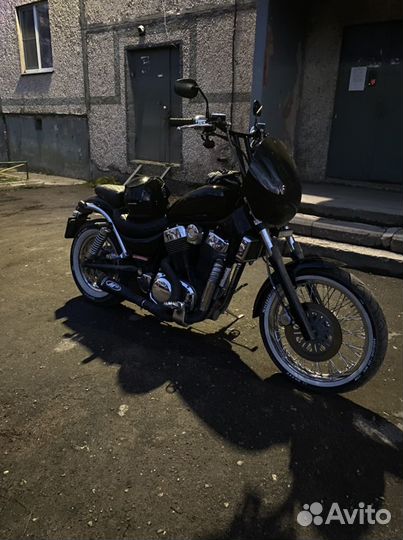 Suzuki Intruder vs 1400