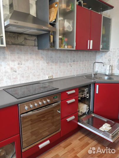 Кухонный гарнитур бу с техникой