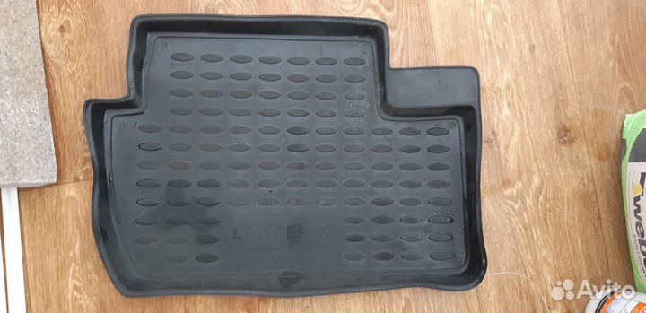 Автомобильные коврики резиновые