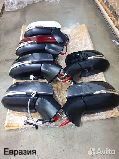 Левое зеркало Toyota Rav 4 кузов 50