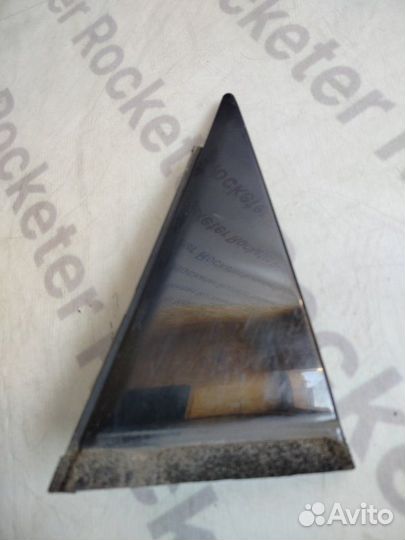 Уголок двери задний правый Nissan Fuga 2006