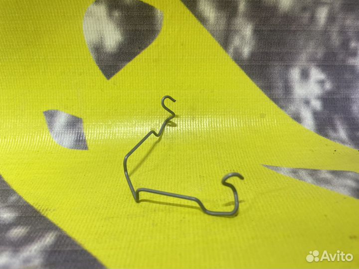 Фиксатор Зажим лампы фары Шевроле Круз Cruze