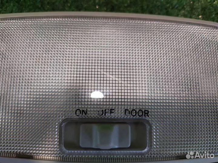 Плафон салона Toyota Auris E150 2010