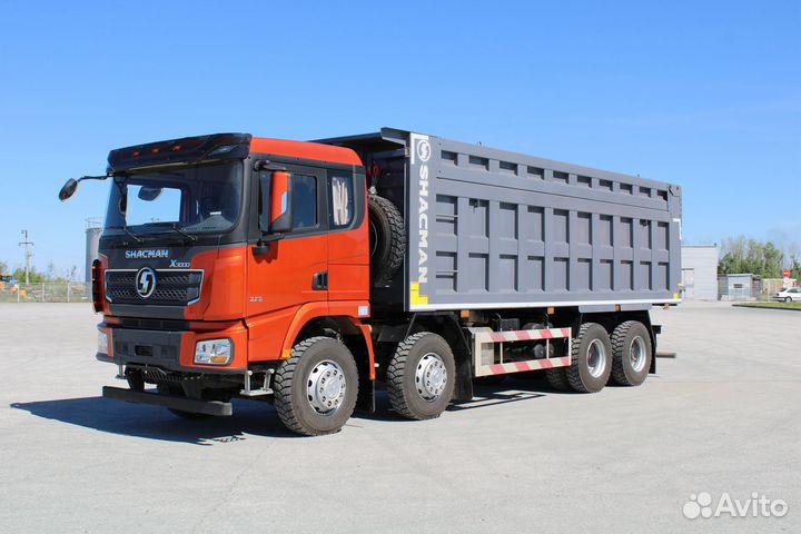 Водитель самосвала shacman Х3000