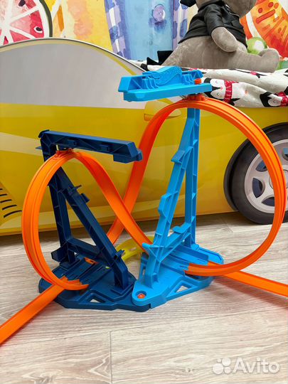 Hot wheels трек бесконечная петля