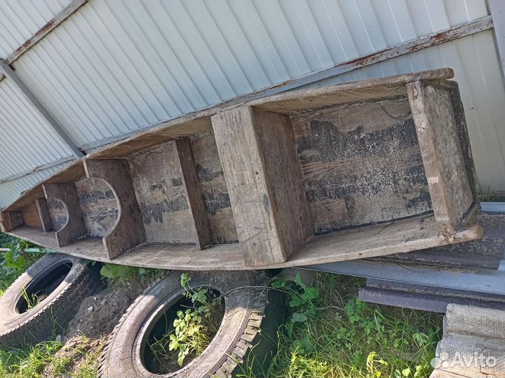 Лодка деревянная