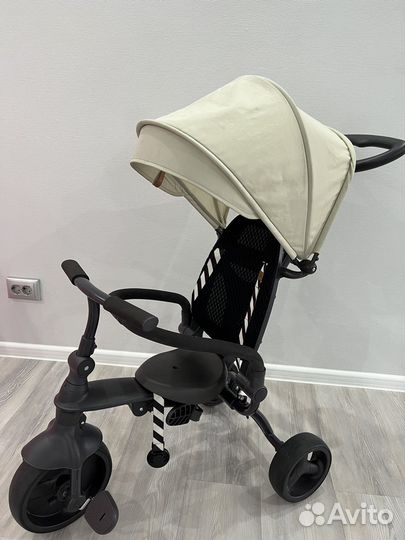 Трехколесный велосипед с ручкой happy baby