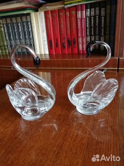 Лебеди пара