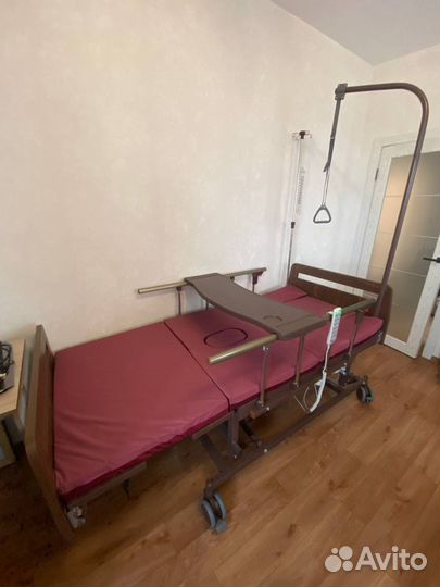 Кровать для лежачих больных с электроприводом