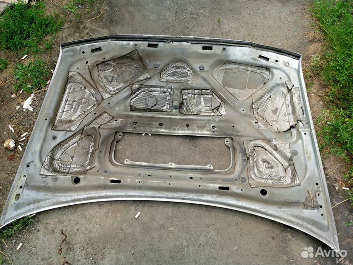 Продам капот на Subaru forester ровный