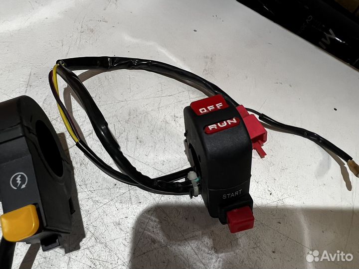 Пульт правый универсальный для мотоцикла руль 22мм