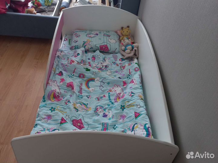 Кровать с матрасом