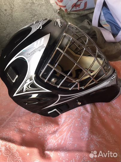 Хоккейный шлем