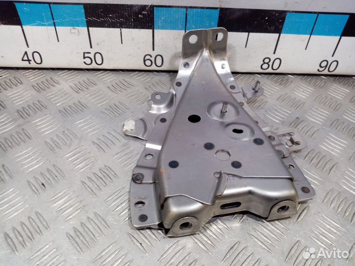 Б/У Усилитель передней стойки правый#001