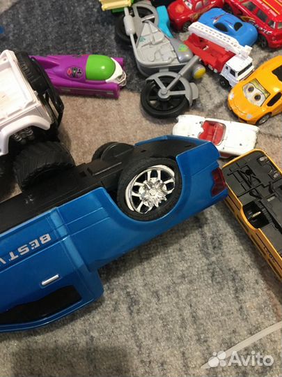 Игрушки машинки пакетом