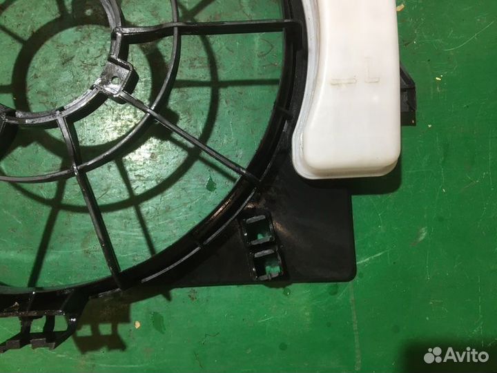 Диффузор радиатора Hyundai Solaris