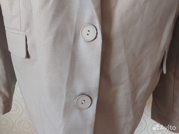 Новый пиджак oversize 50 XL бежевый