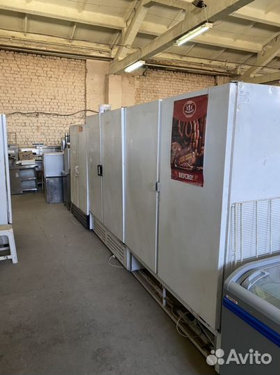 Холодильный шкаф