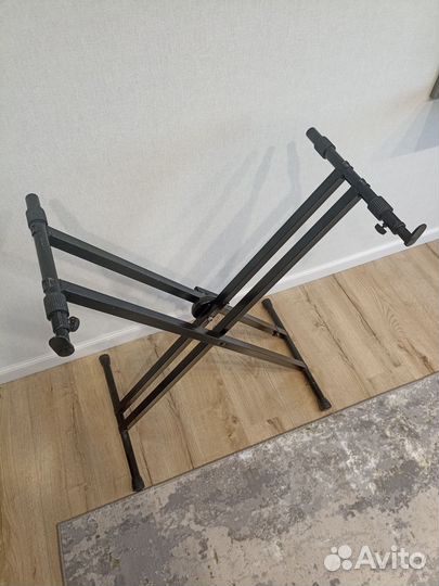 Стойка (подставка) под пианино