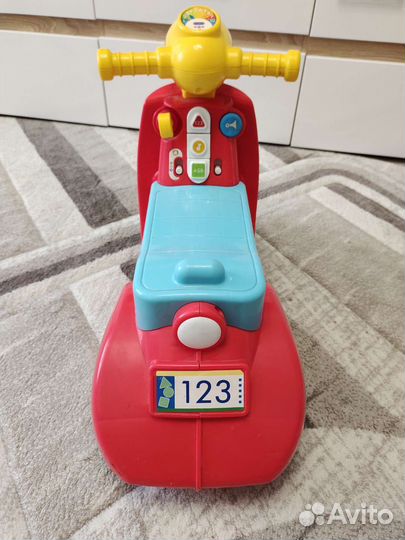 Развивающий автомобиль / каталка