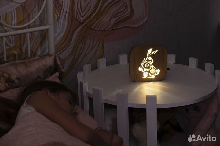 Детский светильник из дерева Кролик