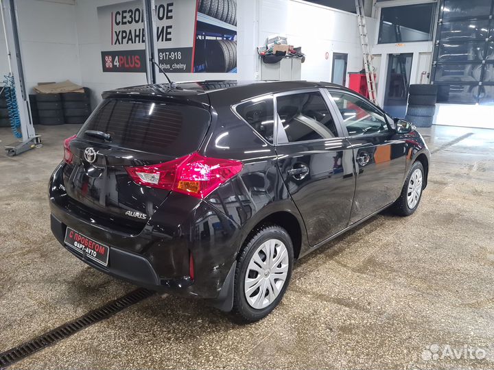 Toyota Auris 1.6 МТ, 2014, 117 700 км