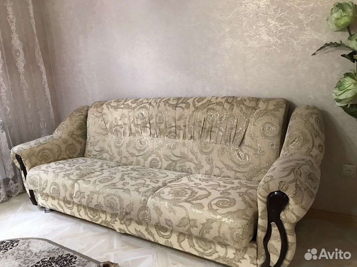 Диван