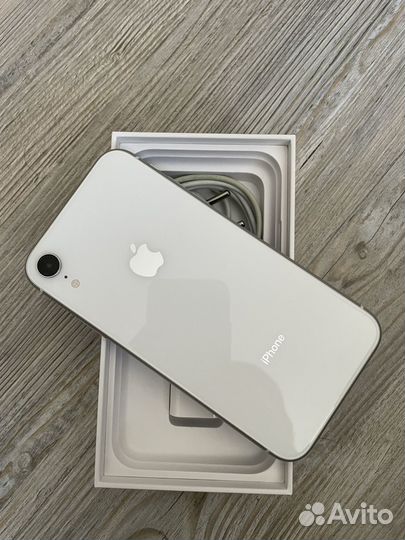 iPhone Xr, 64 ГБ