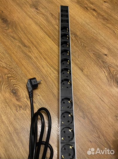 Блок розеток Hyperline