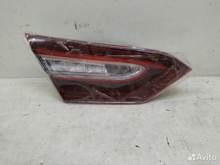 Фонарь внутренний LED задний левый Toyota Camry