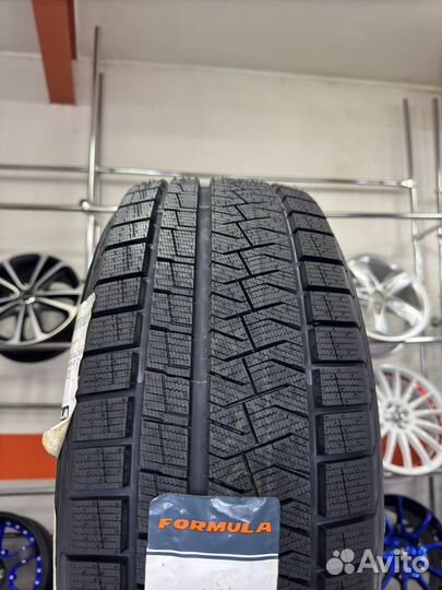 Formula Ice FR 235/45 R18 98T