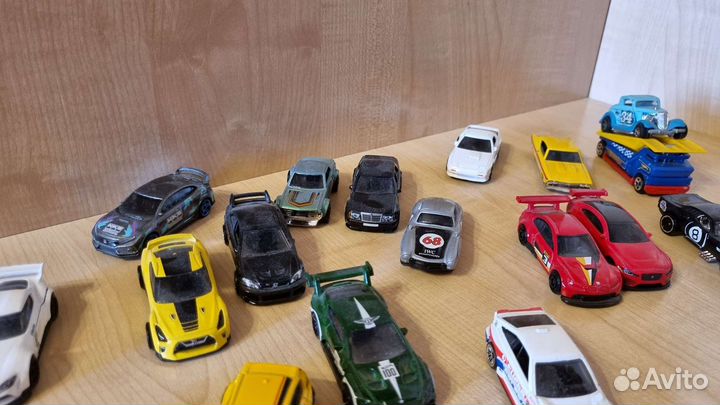 Hot wheels машинки