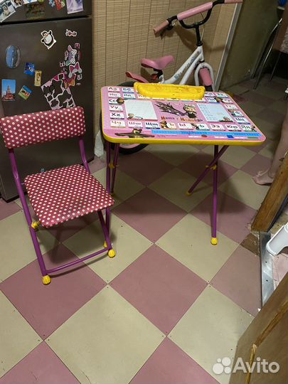 Детский стол и стул