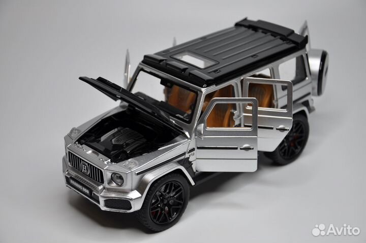 Модель авто Mercedes-Benz G Brabus 900 металл