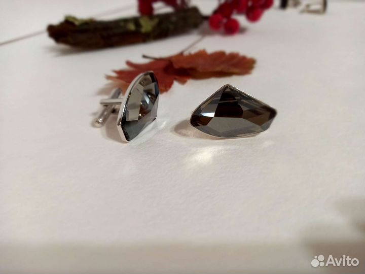 Запонки Swarovski новые