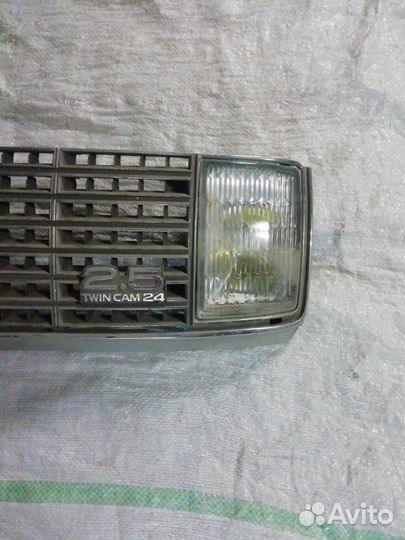 Решетка радиатора передняя Toyota Crown