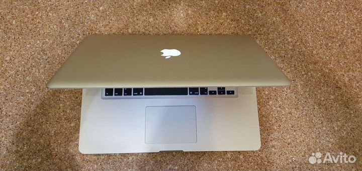 Apple MacBook Pro 15 core i7 /8Gb/SSD 180+750gb