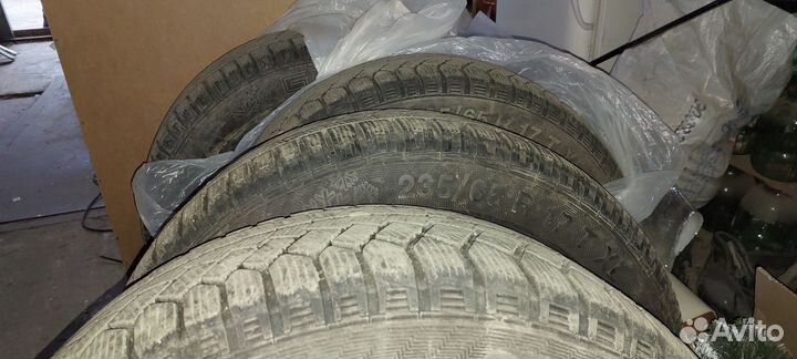 Gislaved Nord Frost 200 SUV 235/65 R17