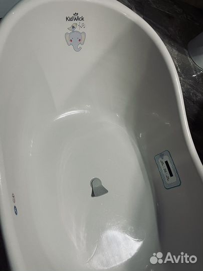 Детская ванночка для купания Kidwick с термометром