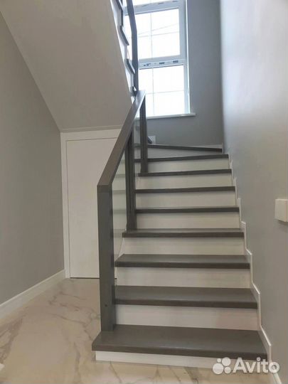 Лестница стеклянная