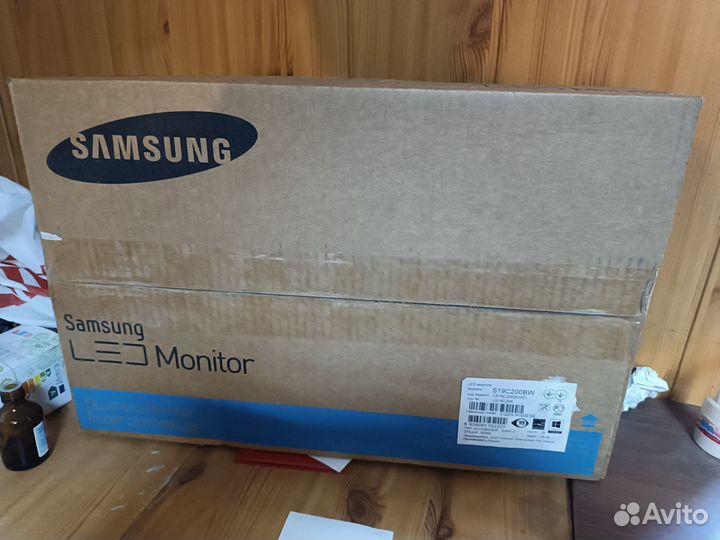 Продам мониторы Samsung S19C200BW